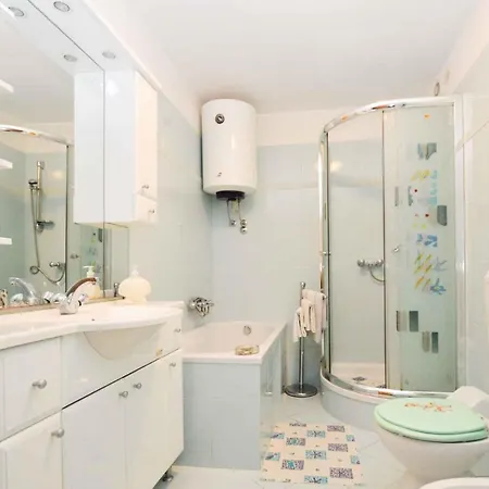 In Pula/istrien 11064 Apartment *