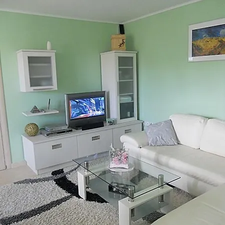 Apartment In Pula/Istrien 11064 Vintijan